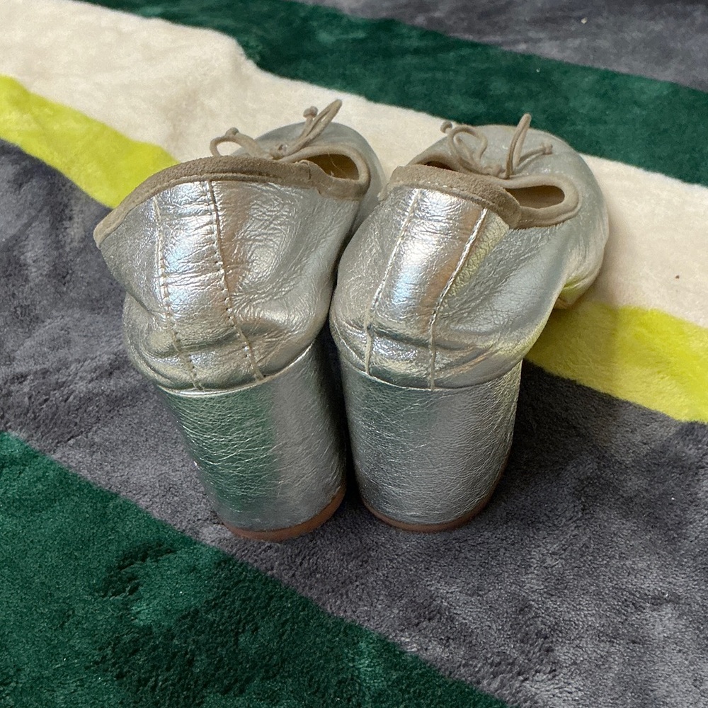Zara Silver Ballet Flats with Bow Accent Size 4 - Picture 5 of 16
